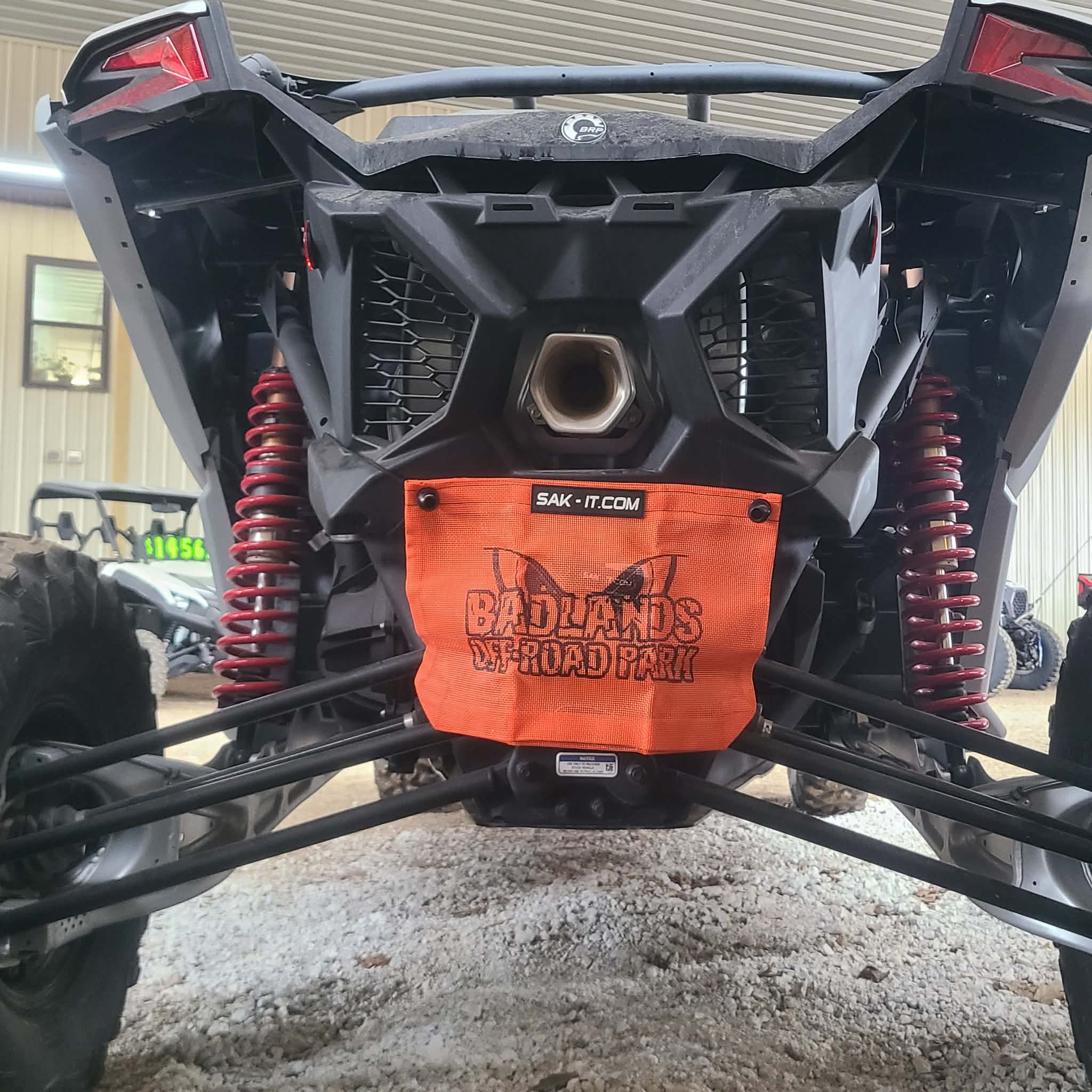 Badlands Sak-Its, Small and Large